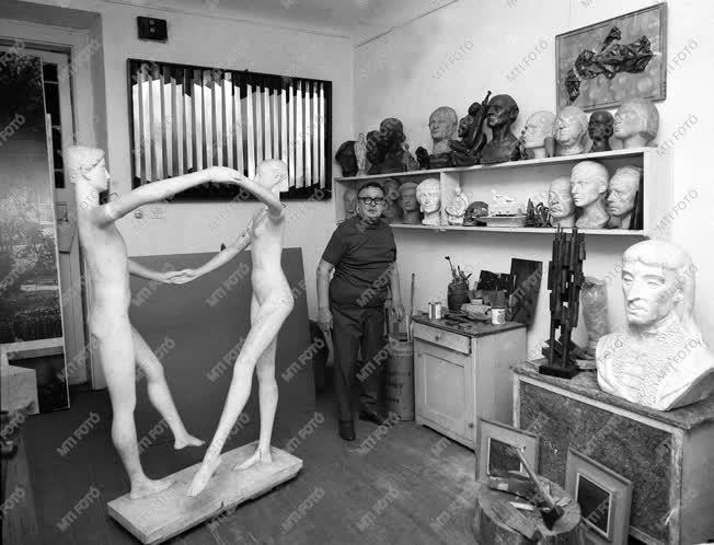 Kultúra - Szandai Sándor szobrászművész műtermében