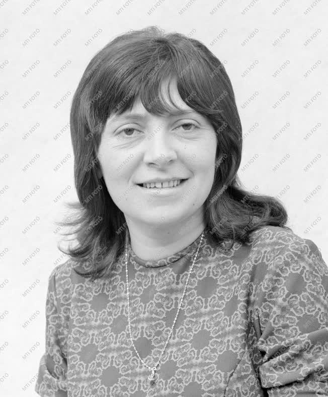 1975-ös Állami díjasok - Szegedi Sándorné (Mán Magdolna)