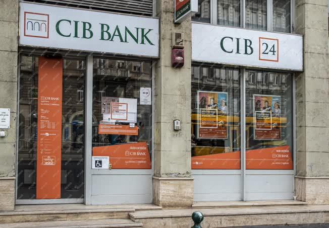 Pénzügy - Budapest - CIB Bank fiókja