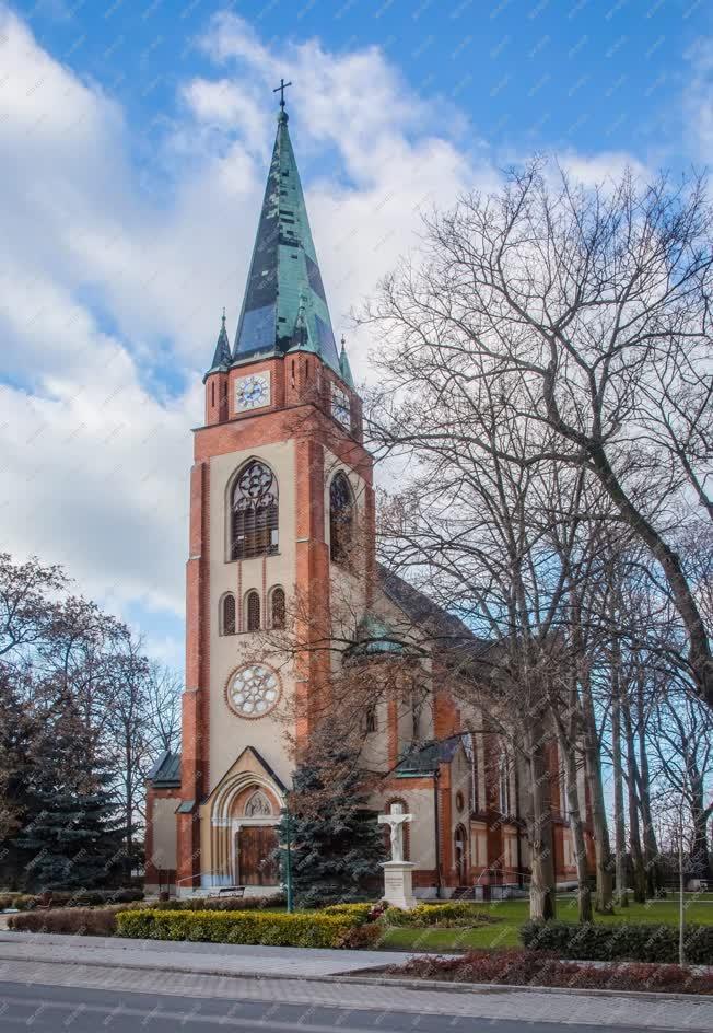 Egyházi épület  - Dunaharaszti - Szent István templom