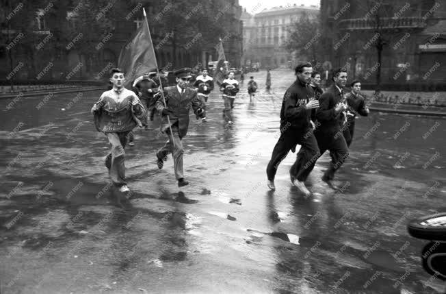 Belpolitika - Békeváltó a II. Magyar Békekongresszusra 