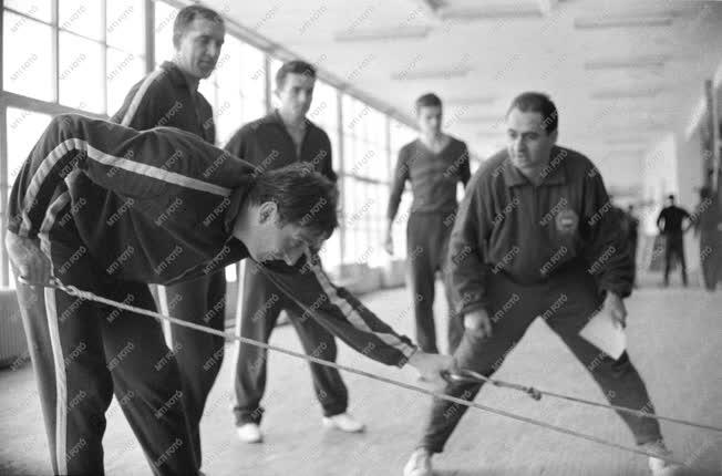 Sport - Labdarúgás - Győri labdarúgók tornatermi edzése