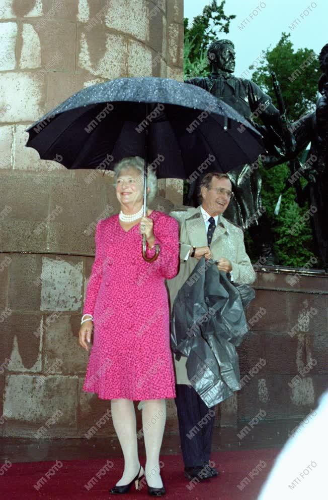 George Bush és Barbara Bush Magyarországon