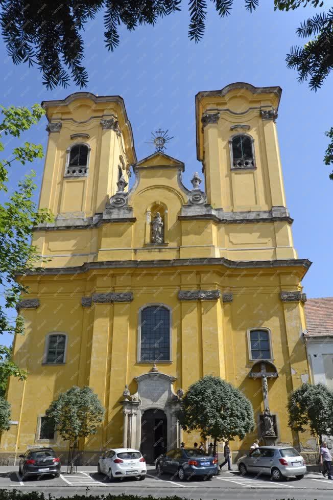 Egyházi épület - Eger - Ferences templom