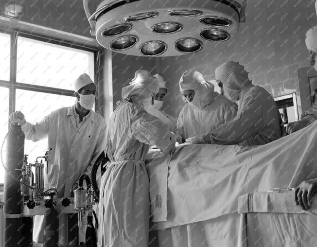 Egészségügy - Új műtők a Miskolci kórházban