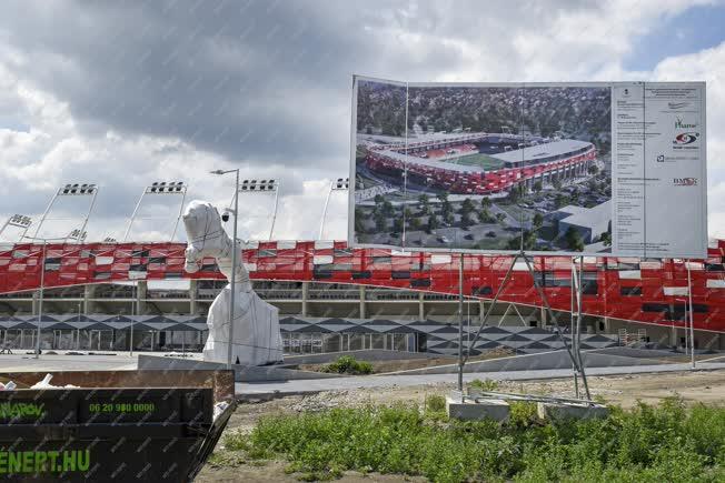 Építőipar - Budapest - Épül a Bozsik Stadion 