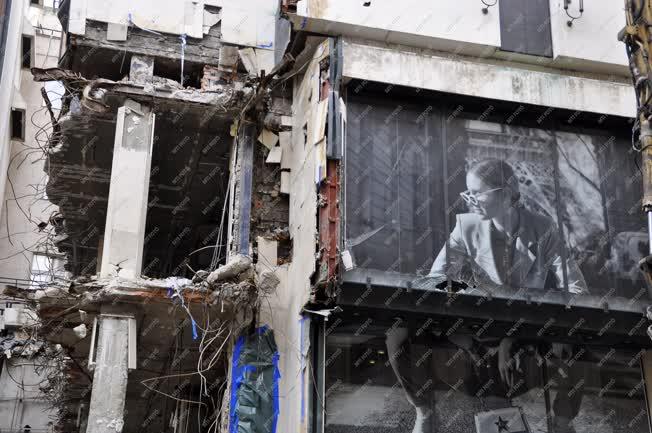 Településfejlesztés - Budapest - Lebontják a belvárosi Fontana-házat
