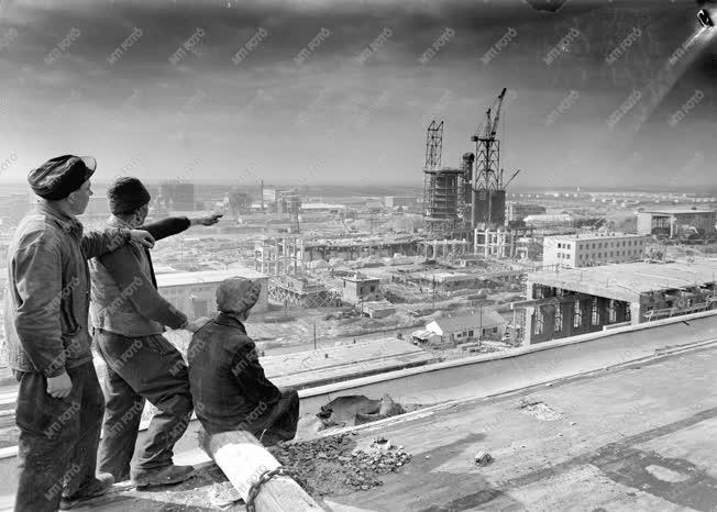 Városkép - Sztálinváros építése 