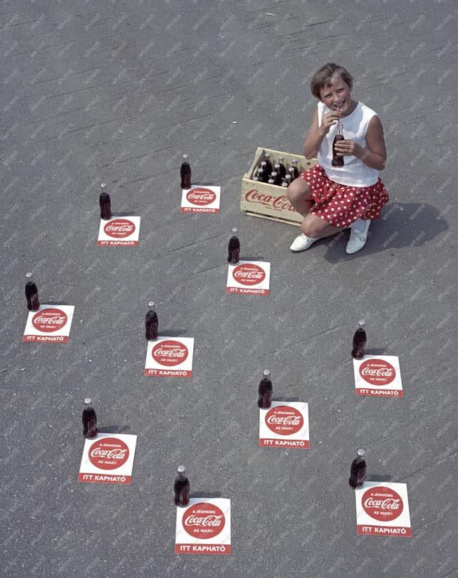 Reklám - Coca-Cola szénsavas üdítőital