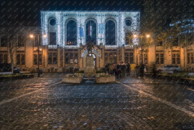 Ünnep - Karácsonyi díszkivilágítás Pesterzsébeten