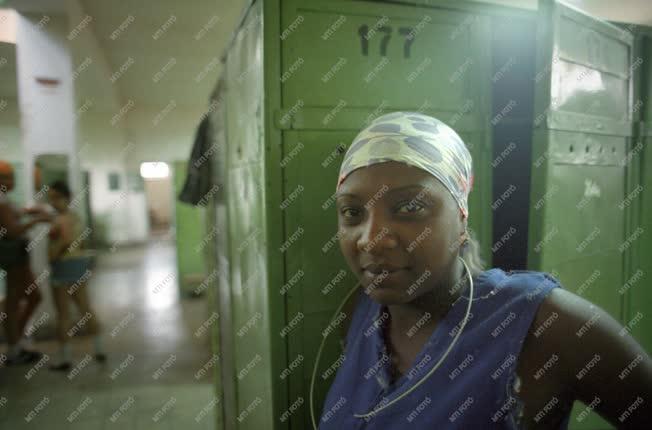 Ipar - Kelenföldi Textilgyár - Kubai vendégmunkások
