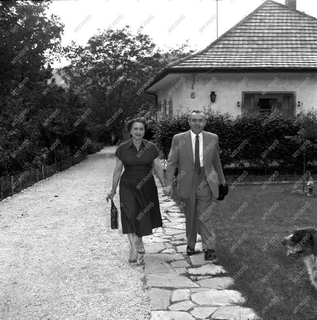 Feleki Kamill Kossuth-díjas színművész feleségével 