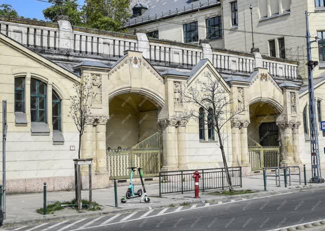 Városkép - Budapest XIII. Kerületi Ének-zenei és Testnevelési Általános Iskola