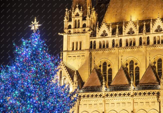 Ünnep - Budapest - Az ország karácsonyfája 