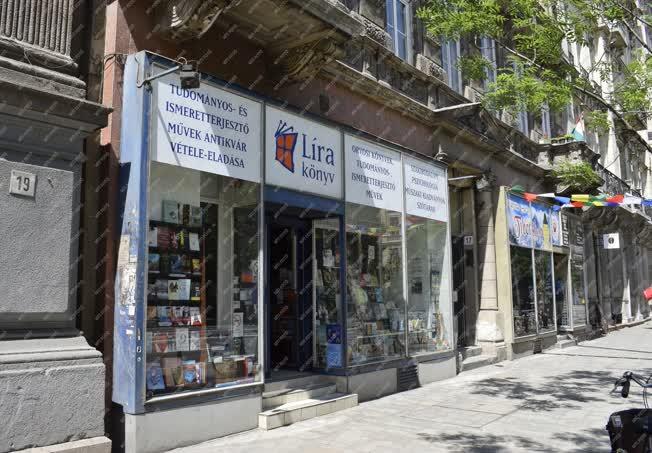 Kereskedelem - Budapest - Líra könyvesbolt