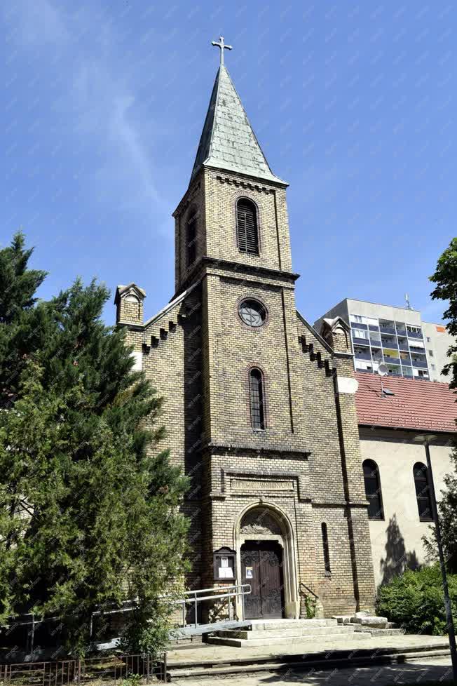 Egyház - Budapest - Rákosfalvai Szent István király plébánia