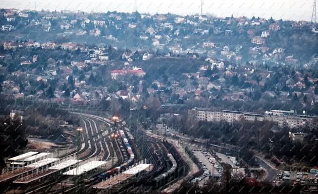 Városkép - Budapest - Látkép a fővárosra a Sas-hegyi természetvédelmi területről