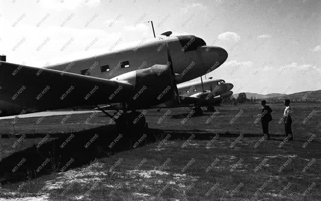 Légi közlekedés - Szovjet utasszállító repülőgépek Budaörsön