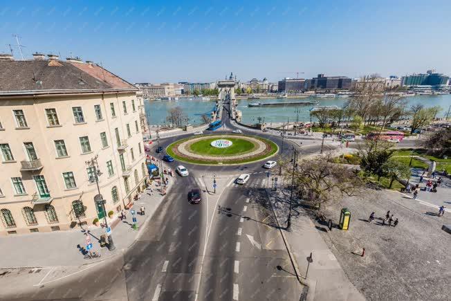 Városkép - Budapest - Clark Ádám tér