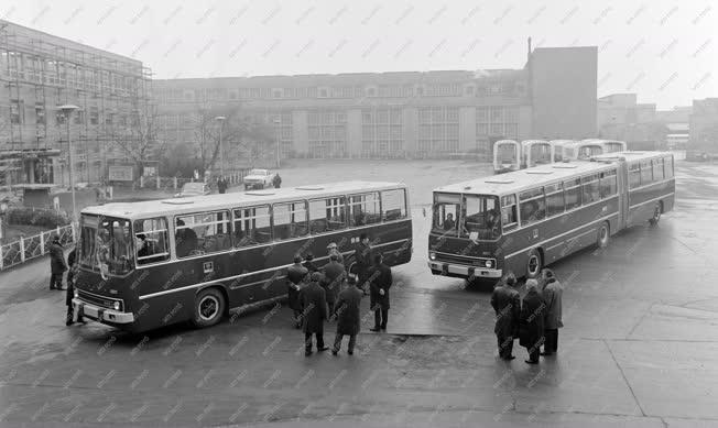 Járműipar - Új Ikarus autóbuszok - Sajtótájékoztató