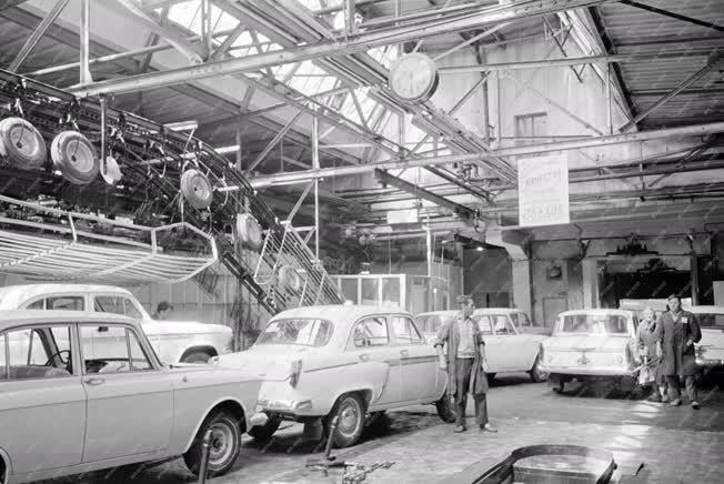 Ipar - Autógyártás - Futószalagon a Moszkvics 408-as