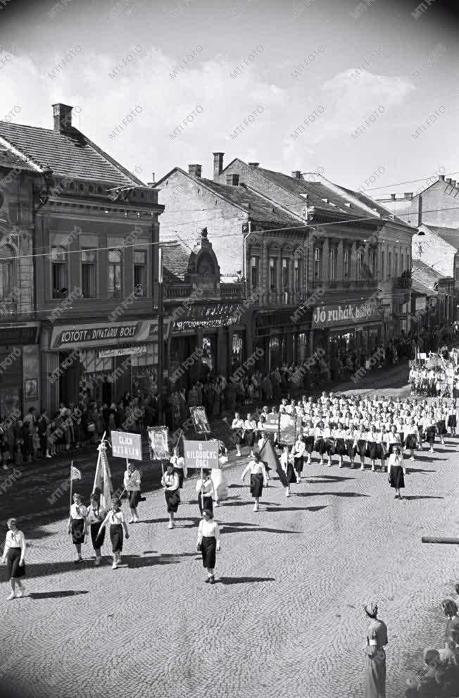 Ünnep - Május elseje - Miskolc 