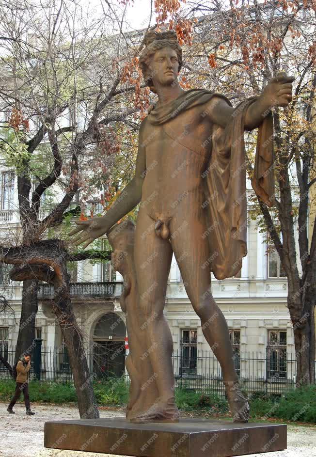 Köztéri szobor - Budapest - Belvederei Apollo