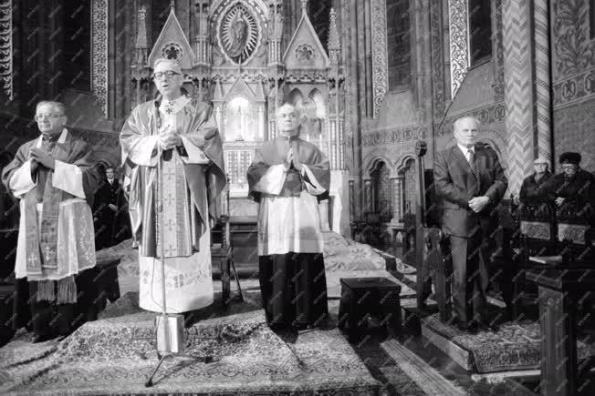 Ünnep - Bányász ünnepség a Mátyás templomban