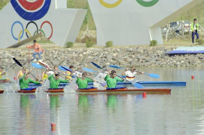 Sport - Az aranyérmes kajak négyes a szöuli olimpián