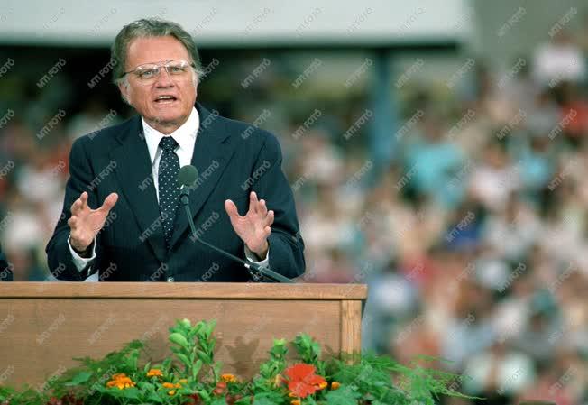 Vallás - Billy Graham a Népstadionban