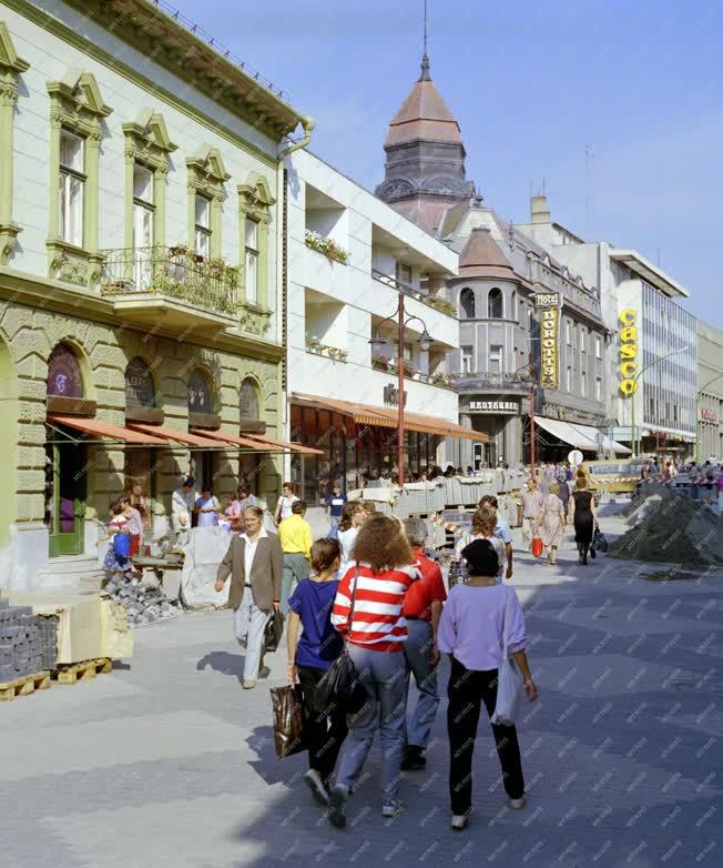 Városkép - Készül a sétáló utca