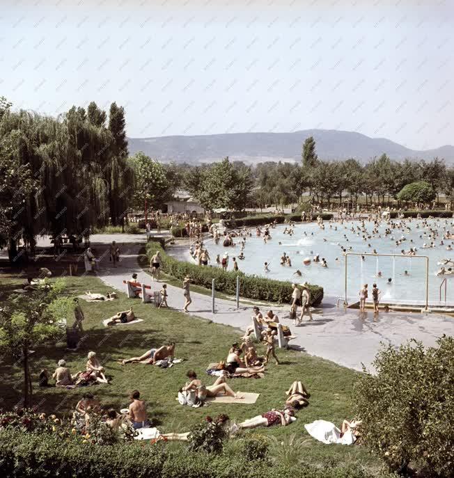 Szabadidő - Szabadság Strandfürdő