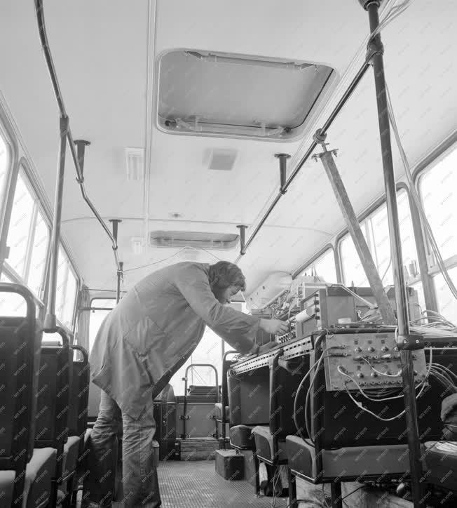 Ipar - Autóipar - Tesztelik a csuklós autóbuszokat 