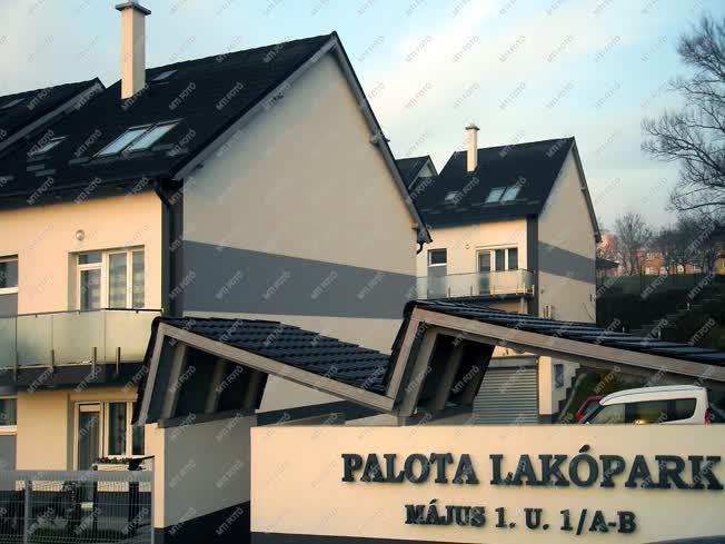 Városkép - Várpalota - Modern otthonok a Palota Lakóparkban