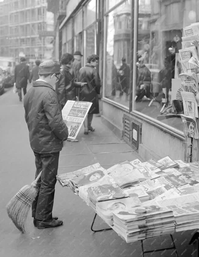 Városkép-életkép - Újságosstand a Belvárosban