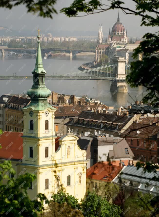 Budapest – Városkép - Templom 