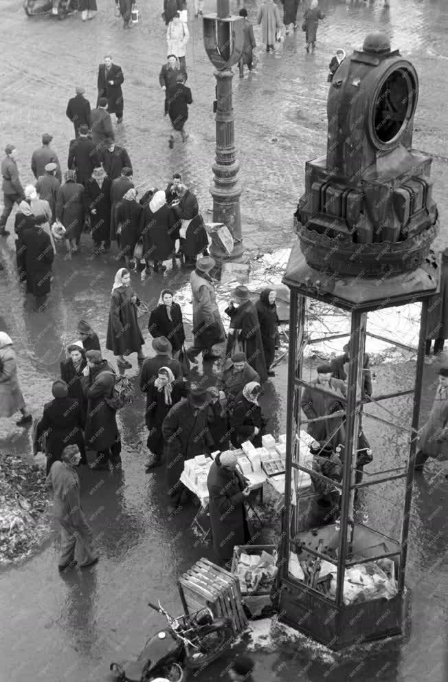 Városkép - Budapest az 1956-os forradalom és szabadságharc után