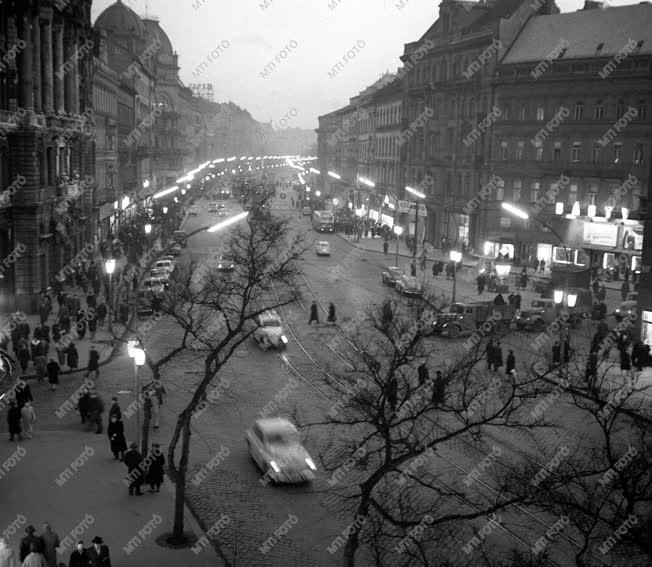 A szerző válogatása -  Budapest új fényei