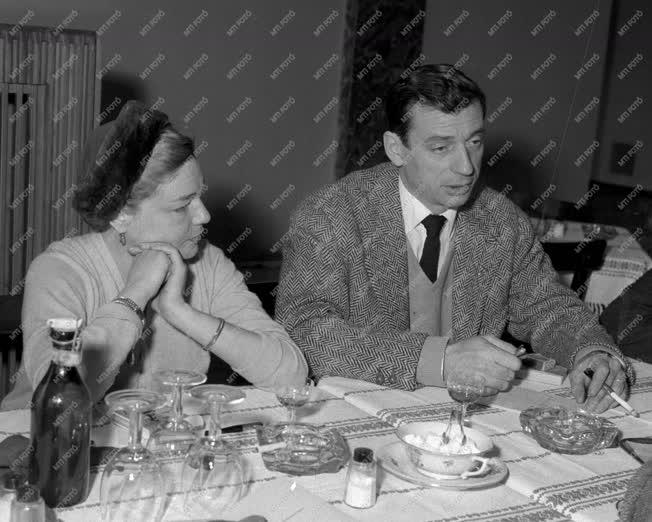 Kultúra - Személy - Yves Montand Budapesten