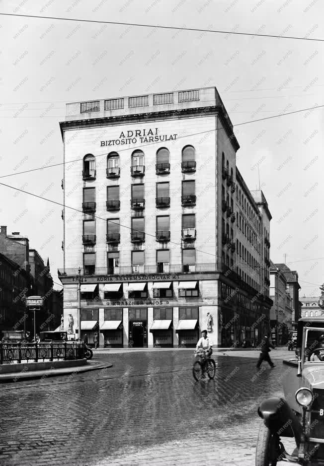 Táj, város - Régi Budapest - A Deák Ferenc tér