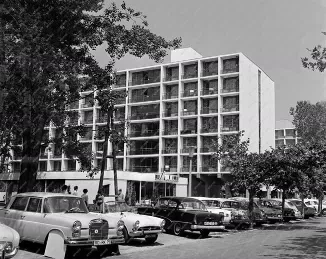 Városkép - Idegenforgalom - Siófoki Hotel Lidó