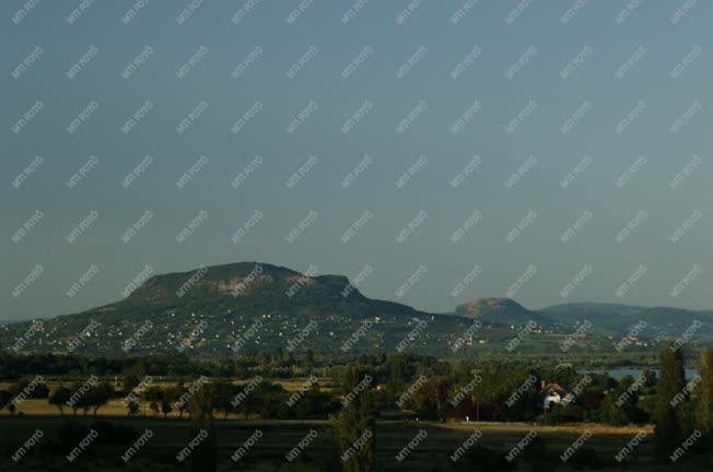 Tájak - A Szent-György-hegy távlati képe