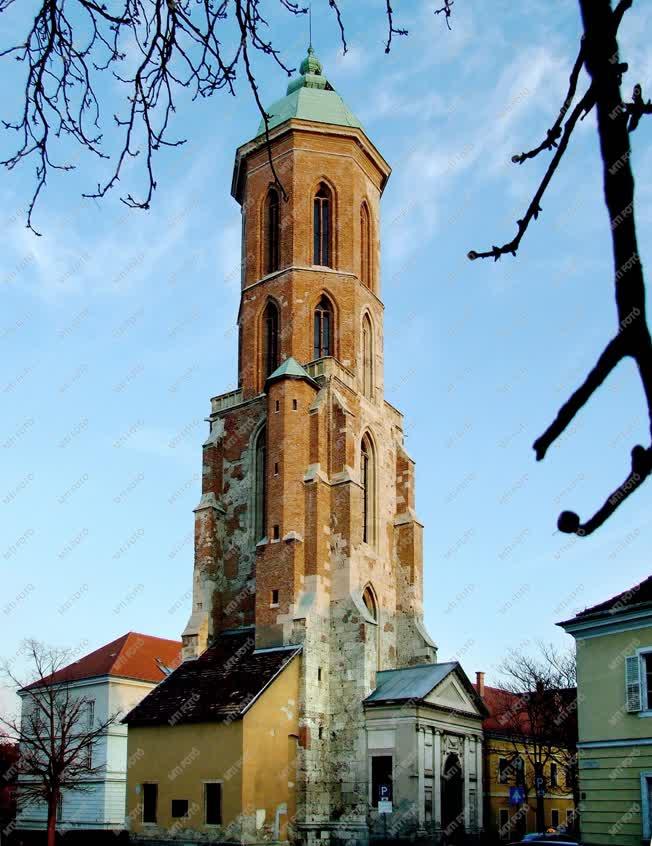 Budapest - Városkép - Műemlék templom a budai Várban