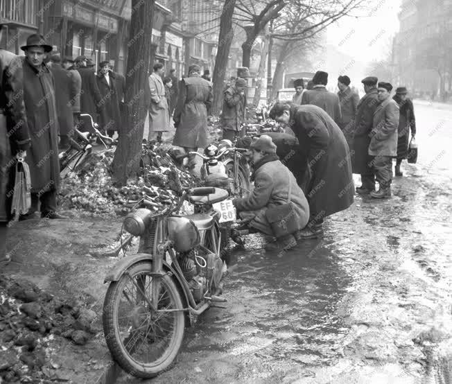 Kereskedelem - Motorpiac