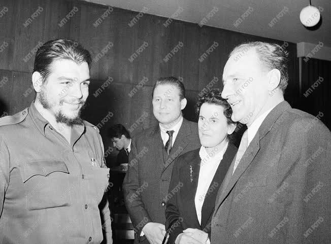 Külpolitika - Che Guevara Kádár Jánosnál