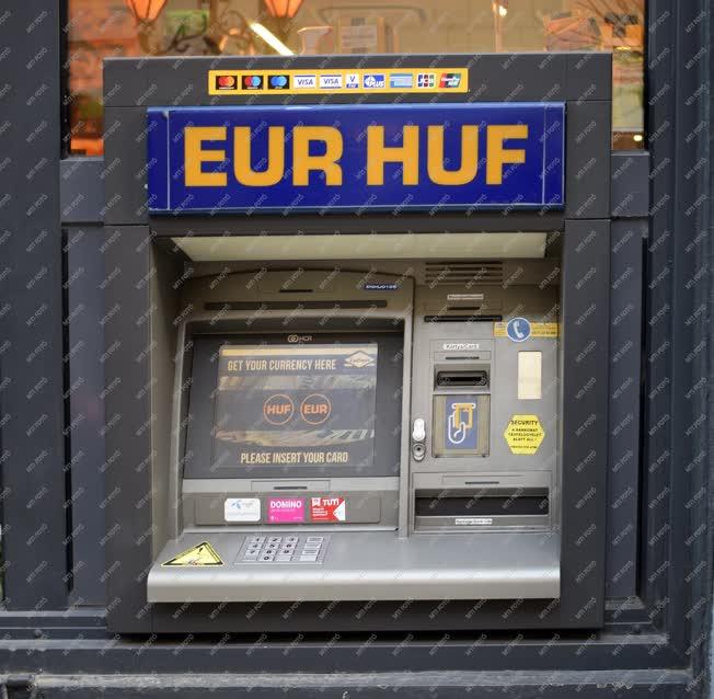 Pénzügy - Budapest - Bankautomata