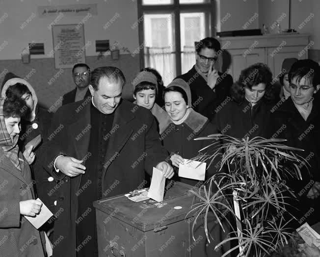 Belpolitika - Választások 1963-ban