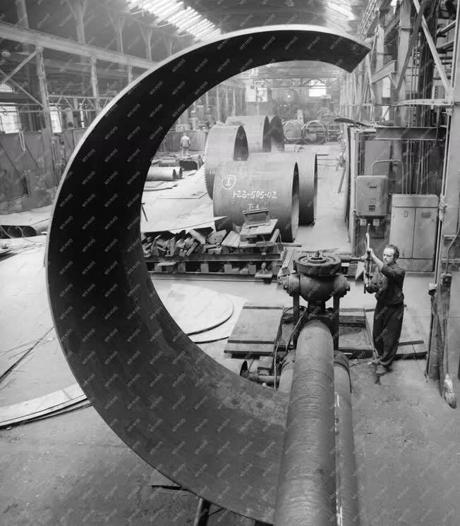 Ipar - Kazánok készülnek a Láng Gépgyár üzemében