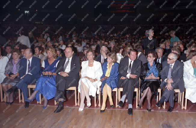 Társadalmi kérdések - Koncert a gyermekfalu javára 