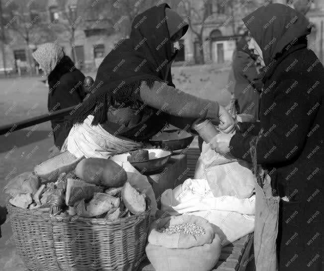 Városkép-életkép - A Kaluzál téri piac 